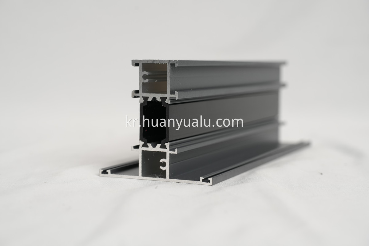 Thermal insulation profiles